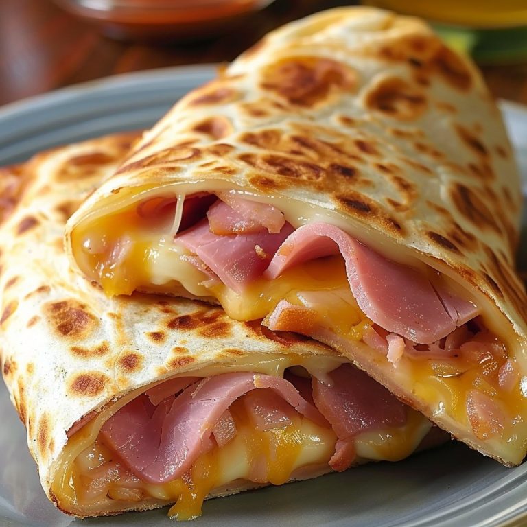 Gorące roladki z szynką i serem