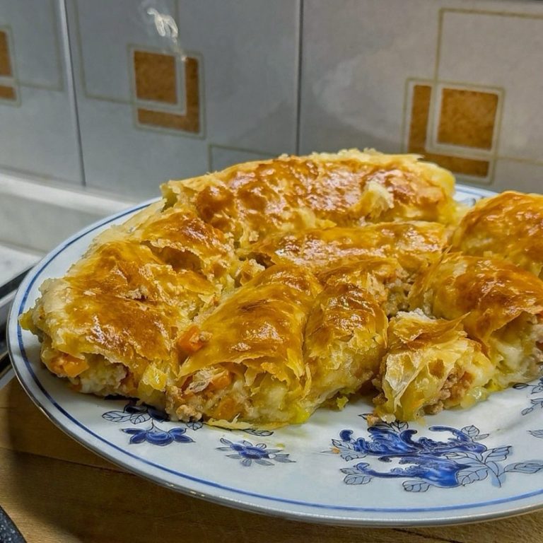 CIASTECZKO Z SOSEM BOLOŃSKIM I MOZZARELLĄ: Idealne Połączenie Smaków! 🍕🧀