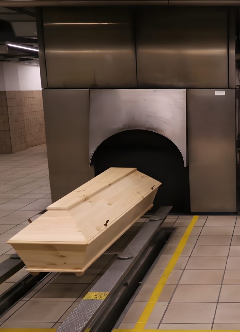 Oto co naprawdę dzieje się z trumną w krematorium