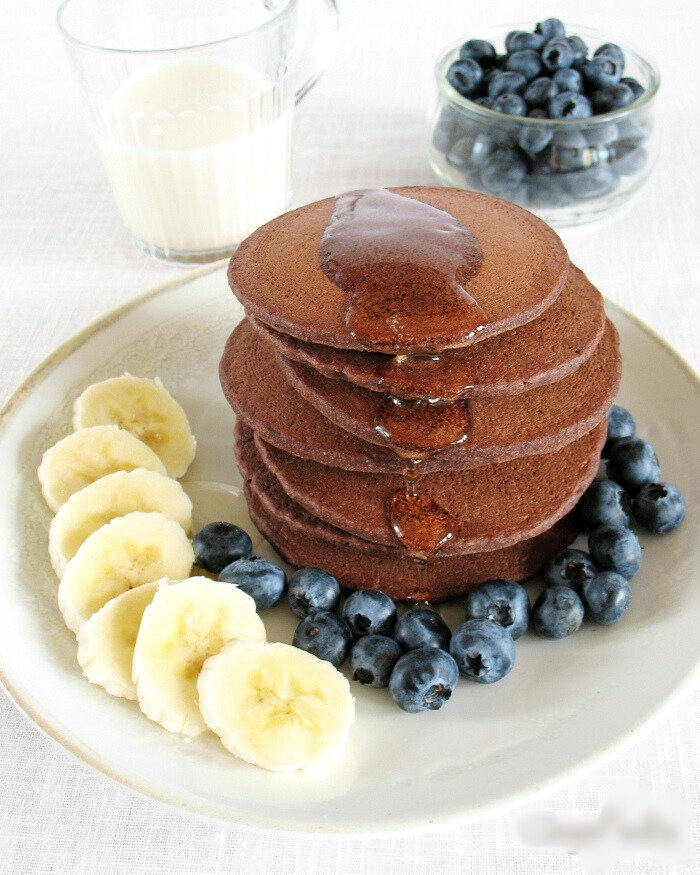 Placki / pancakes z mąki gryczanej i kakao, wegańskie