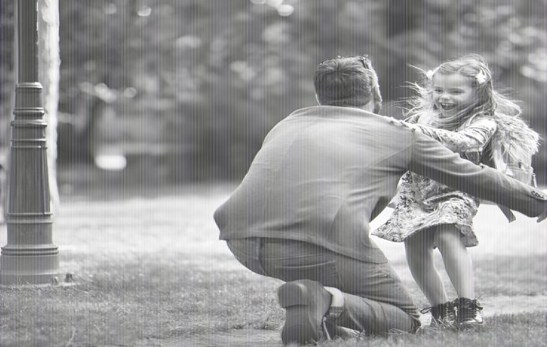 Nauczyciel adoptuje dziecko, które jest dokładną kopią jego zmarłej córki – lata później jej matka pojawia się ponownie – Historia dnia