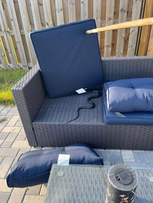 Zawsze dokładnie sprawdzaj swoje meble ogrodowe.