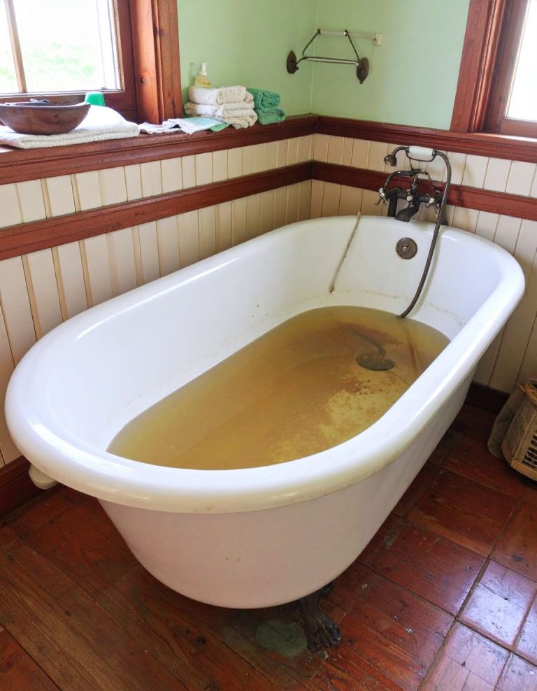 Moja babcia nauczyła mnie tej metody czyszczenia wanny w zaledwie dwie minuty, bez wysiłku. Oto jak.